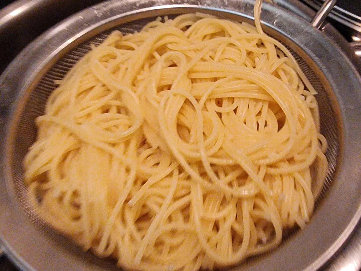 Spaghetti mit Spinat-Pesto - Rezept - Bild Nr. 17533