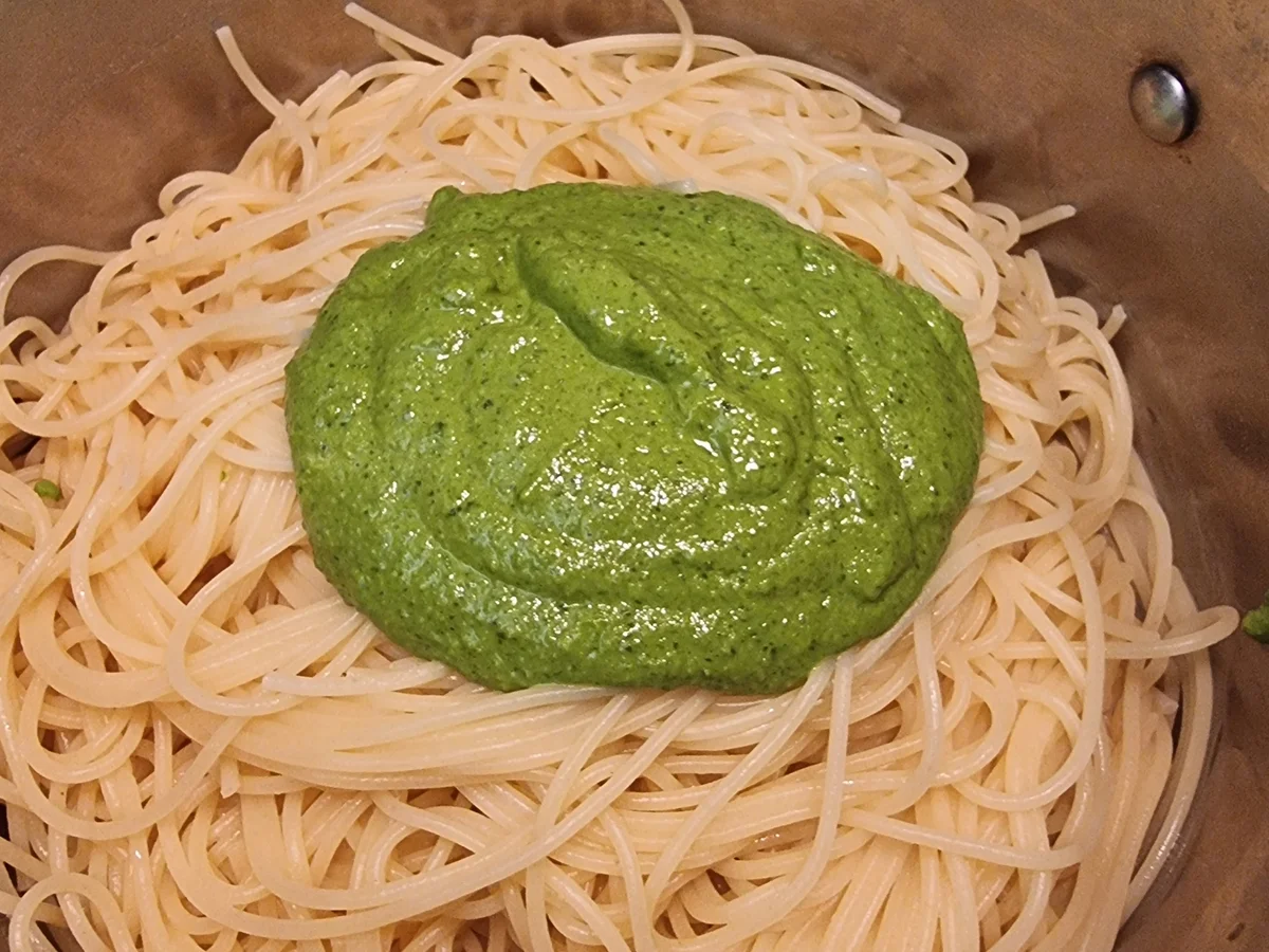 Spaghetti mit Spinat-Pesto - Rezept - Bild Nr. 17541