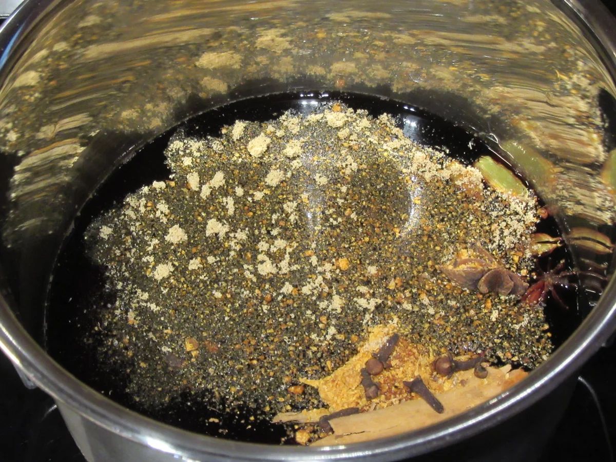 Vorrat: Äpfel im Rotwein-Gewürz-Sud - Rezept - Bild Nr. 17540