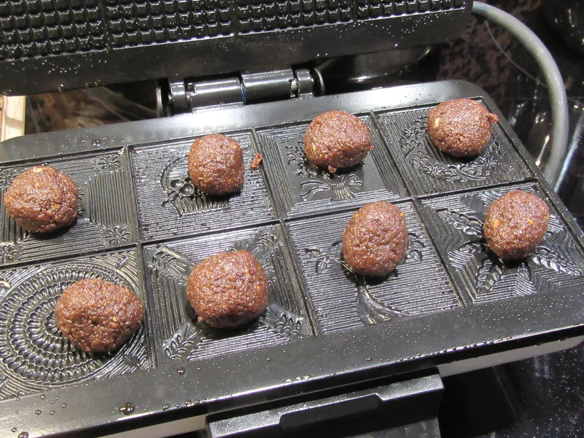 Plätzchen: Weihnachtliche Schokowaffeln - Rezept - Bild Nr. 5