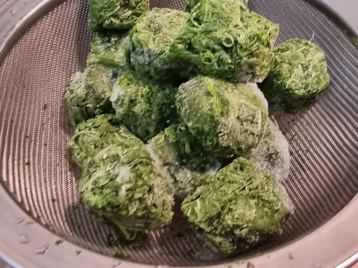 Spinat-Pizza mit Ei - Rezept - Bild Nr. 17540