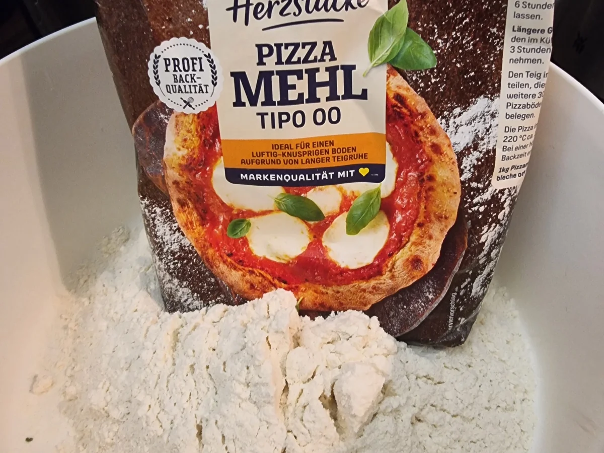 Spinat-Pizza mit Ei - Rezept - Bild Nr. 17541