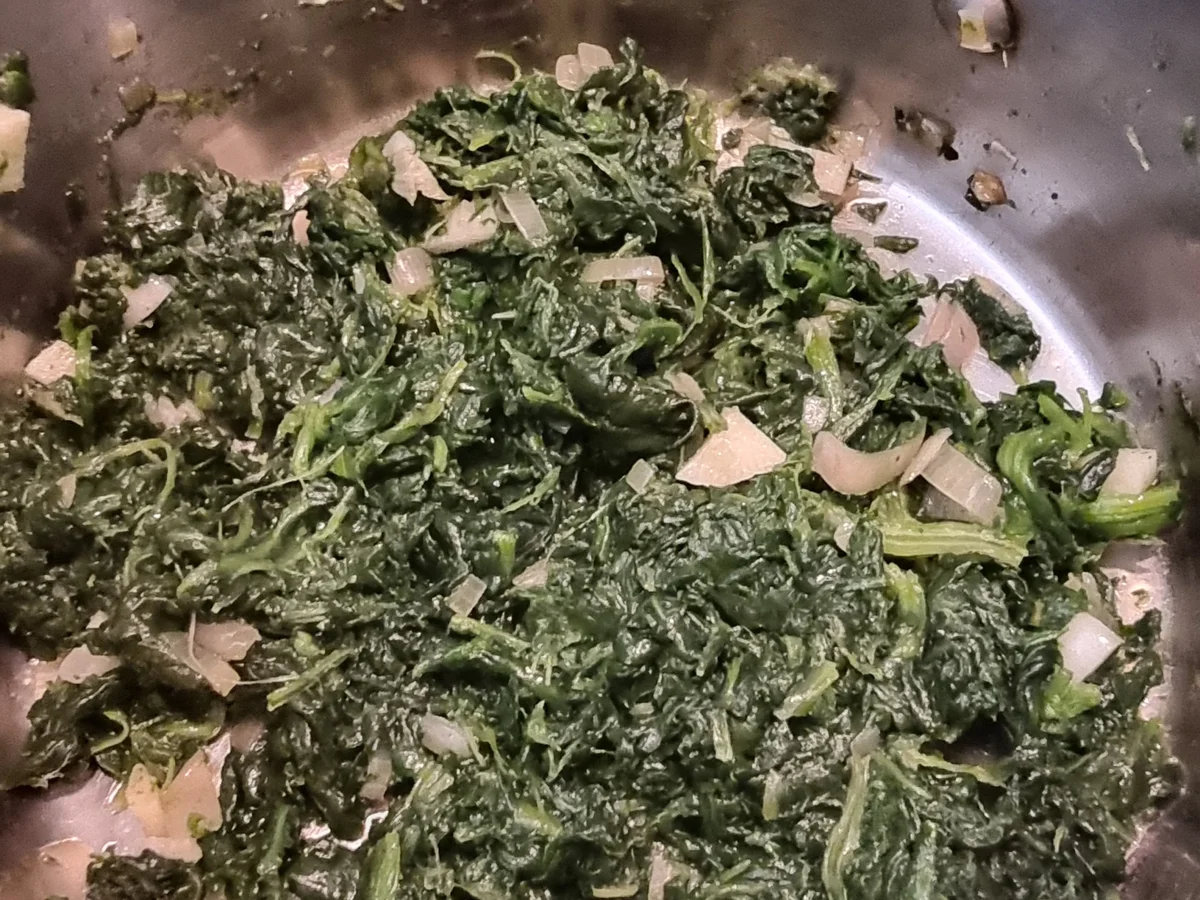 Spinat-Pizza mit Ei - Rezept - Bild Nr. 17548