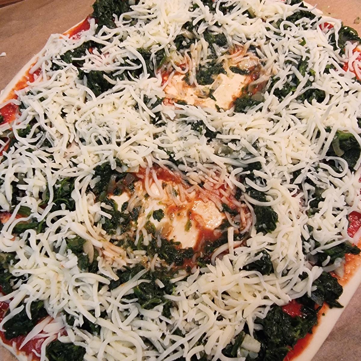Spinat-Pizza mit Ei - Rezept - Bild Nr. 17553