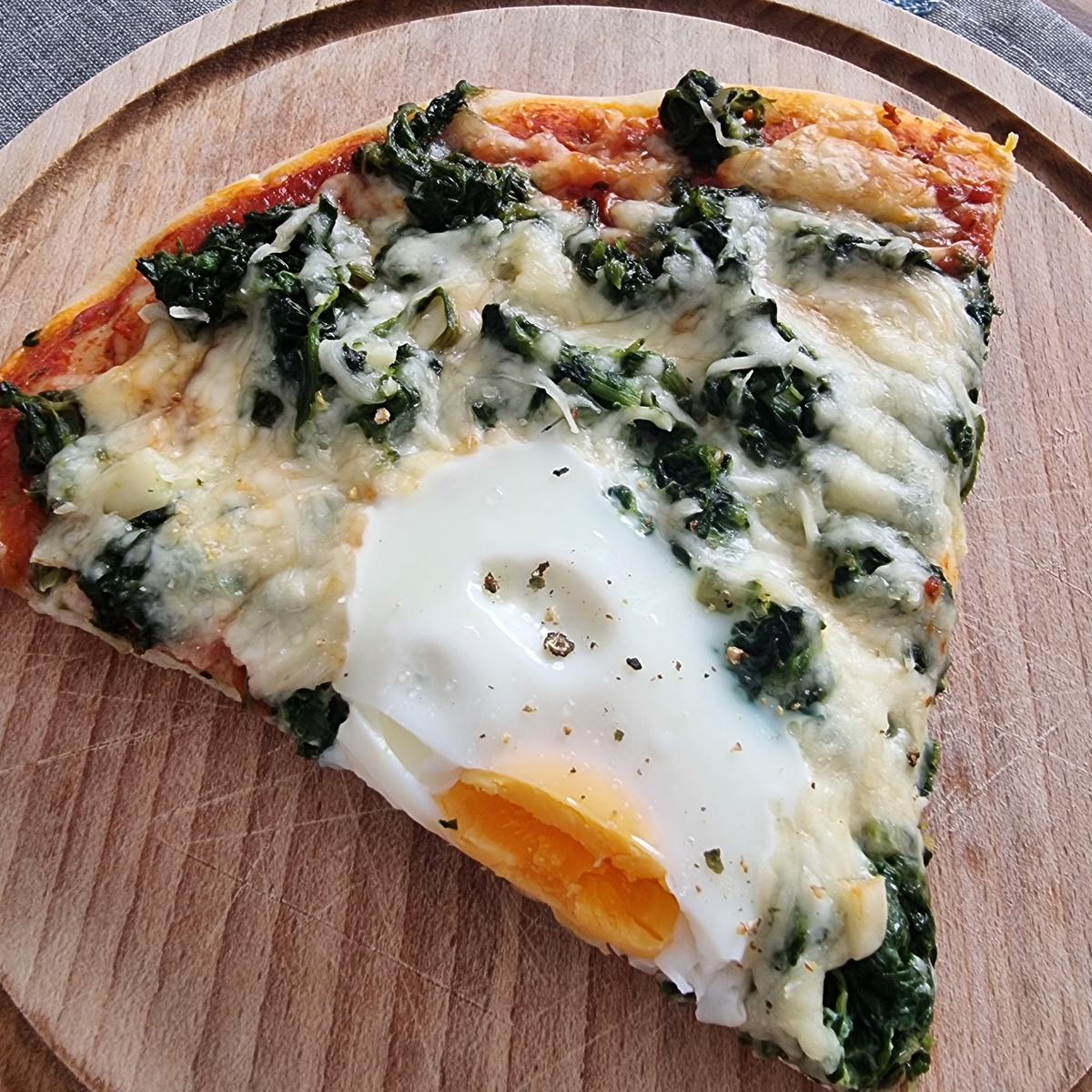 Spinat-Pizza mit Ei - Rezept - Bild Nr. 17557