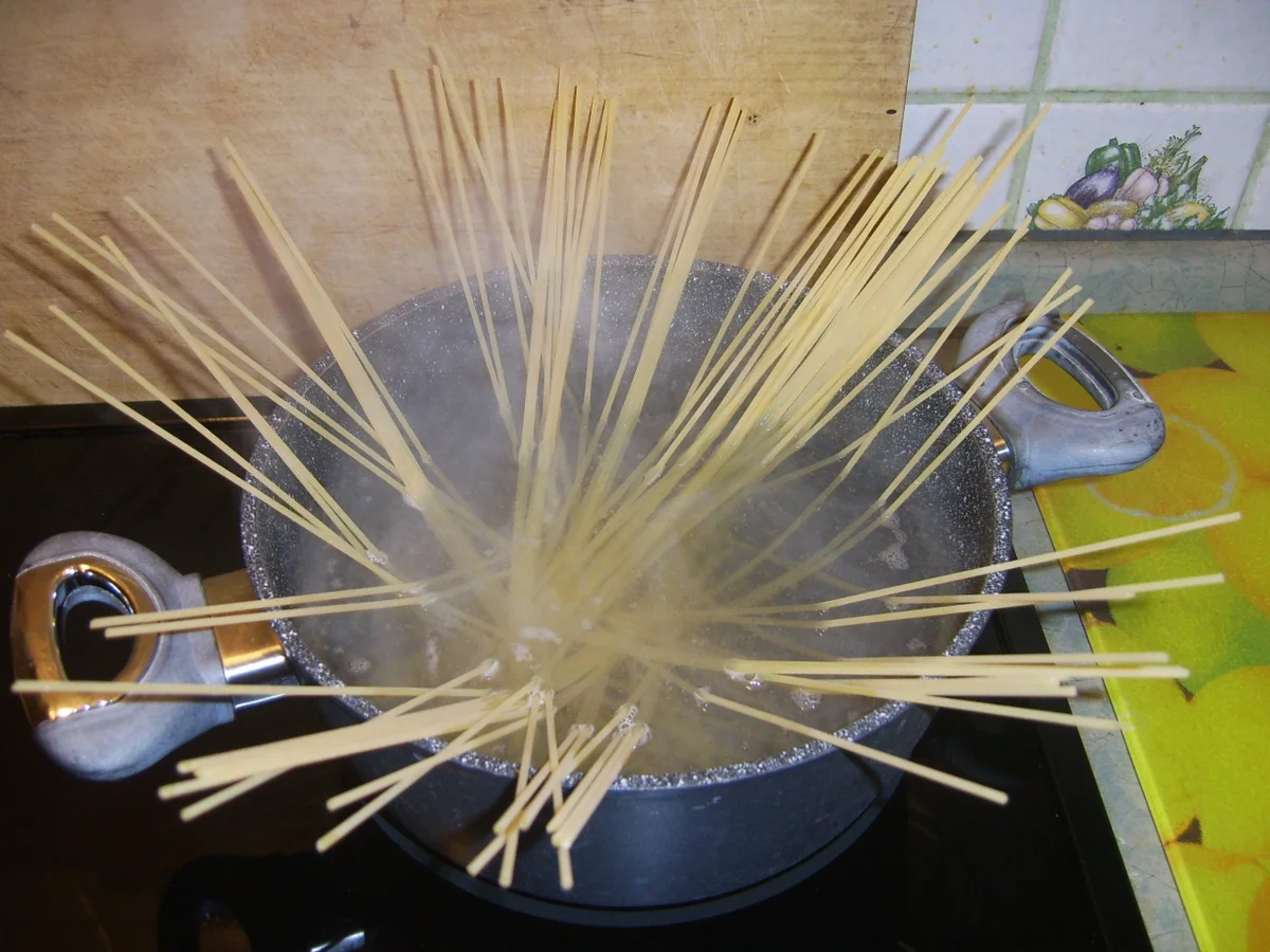 Specknudeln mit Tomate und Champignons - Rezept - Bild Nr. 17539