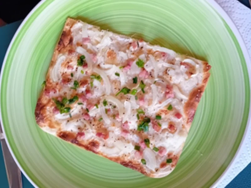 Rezept: Flammkuchen mit Federweisser Bild Nr. 2 Flammkuchen mit Federweisser - Rezept - Bild Nr. 2