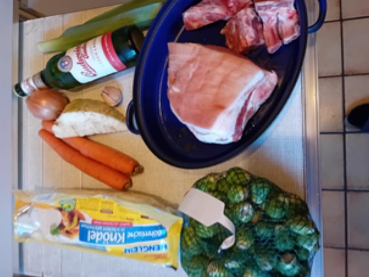 Bierbraten mit Sauce, Rosenkohl und Böhmischen Knödeln - Rezept - Bild Nr. 3