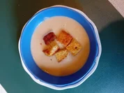 Knollensellerie-Rahmsuppe mit Toastbrot-Croutons - Rezept - Bild Nr. 2