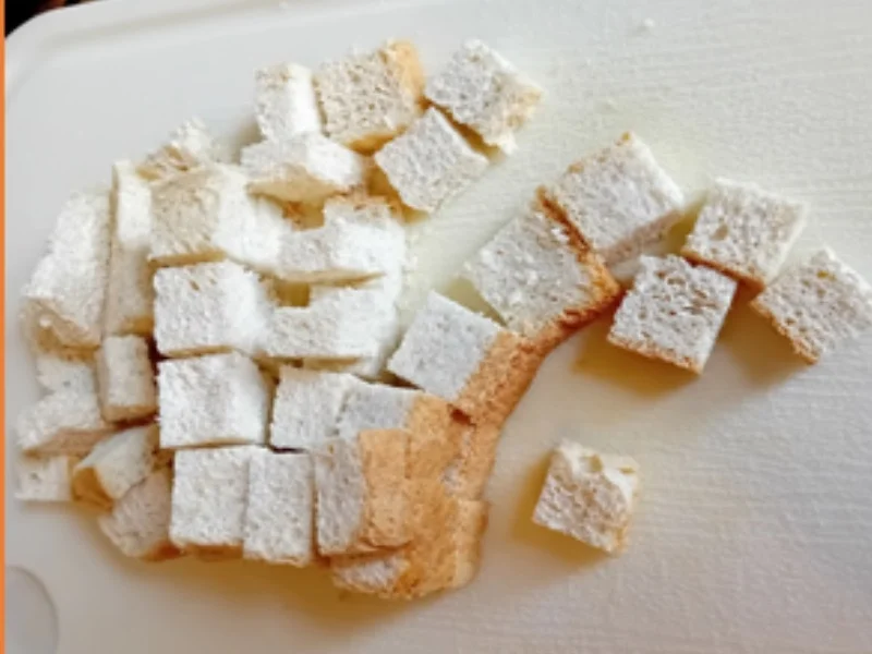 Knollensellerie-Rahmsuppe mit Toastbrot-Croutons - Rezept - Bild Nr. 11