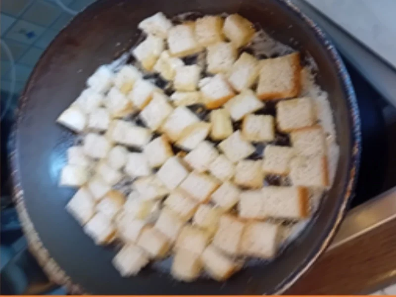 Knollensellerie-Rahmsuppe mit Toastbrot-Croutons - Rezept - Bild Nr. 13