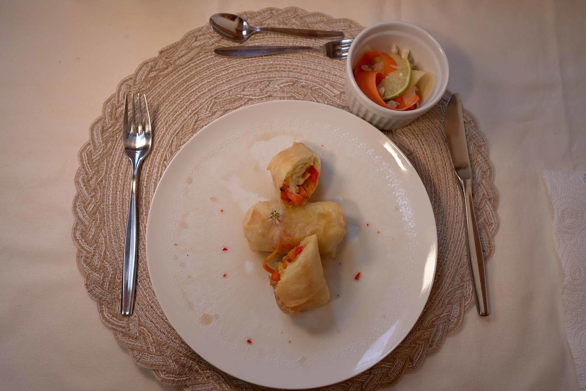 Frühlingsrollen mit Papayasalat und Süß-Sauer-Soße - Rezept - Bild Nr. 17547