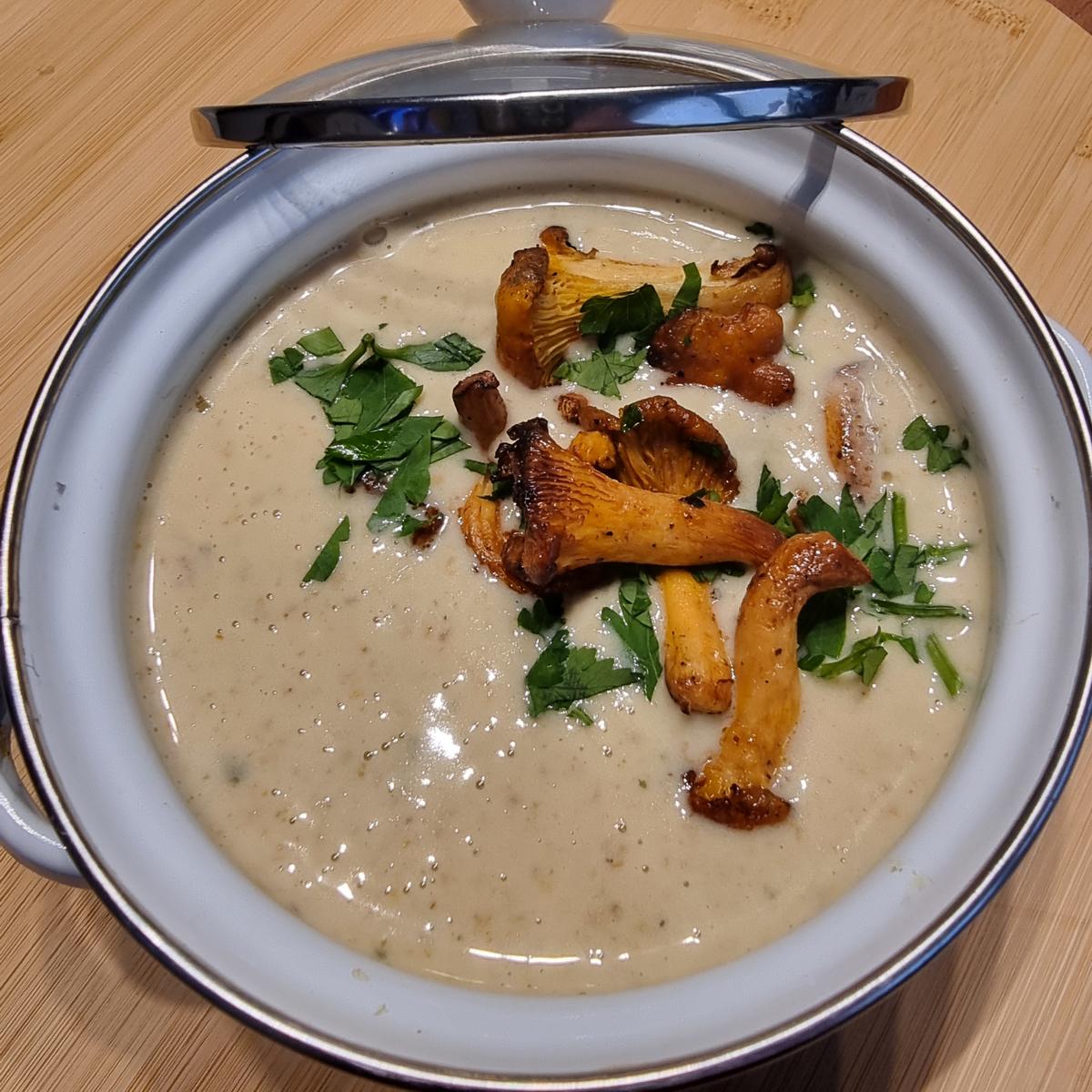 Rezept: Kartoffel-Pfifferling-Cremesuppe Bild Nr. 17561 Kartoffel-Pfifferling-Cremesuppe - Rezept - Bild Nr. 17561