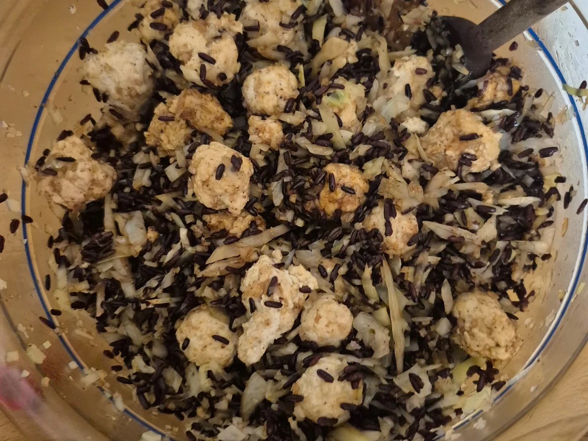 Schwarzer Zauberstrudel mit leichtem Coleslaw - Rezept - Bild Nr. 17579