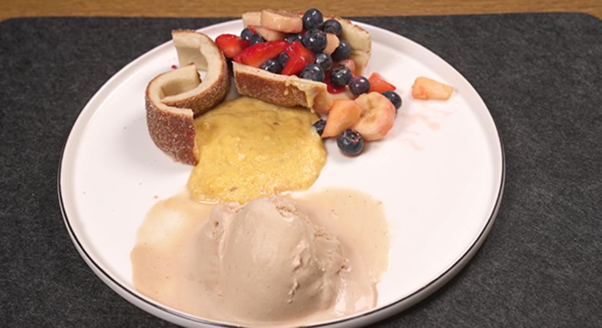 Rezept: Baumstriezel mit Vanillesoße, Eis & Obst Bild Nr. 2 Baumstriezel mit Vanillesoße, Eis & Obst - Rezept - Bild Nr. 2