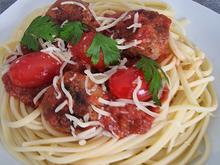 Spaghetti mit Hackbällchen in Tomatensauce - Rezept - Bild Nr. 17574