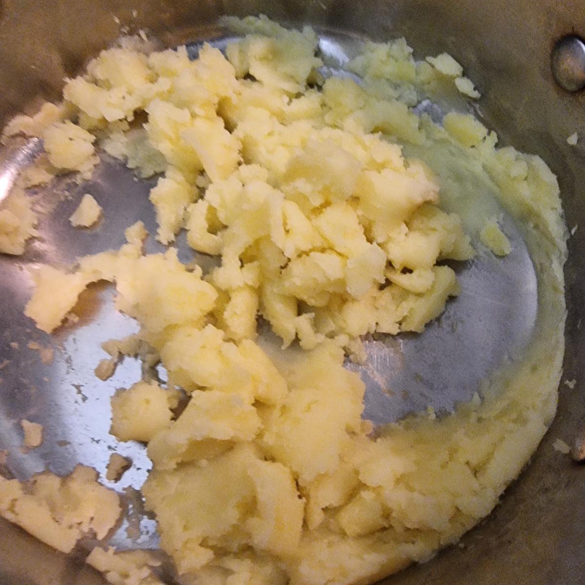 Spaghetti mit Hackbällchen in Tomatensauce - Rezept - Bild Nr. 17578