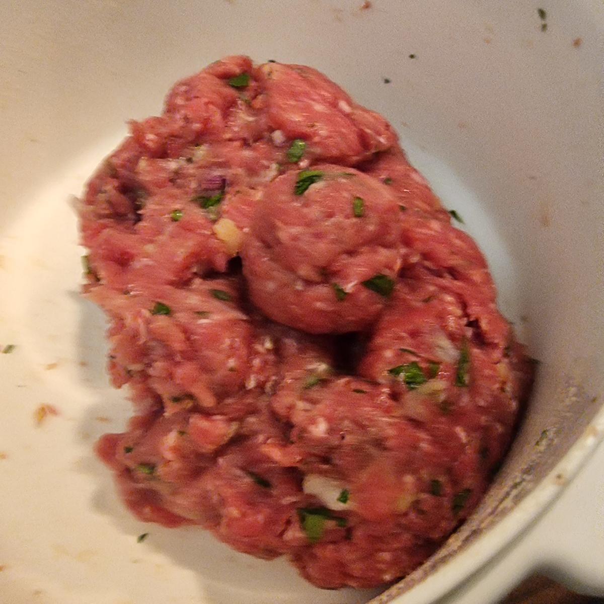 Spaghetti mit Hackbällchen in Tomatensauce - Rezept - Bild Nr. 17582