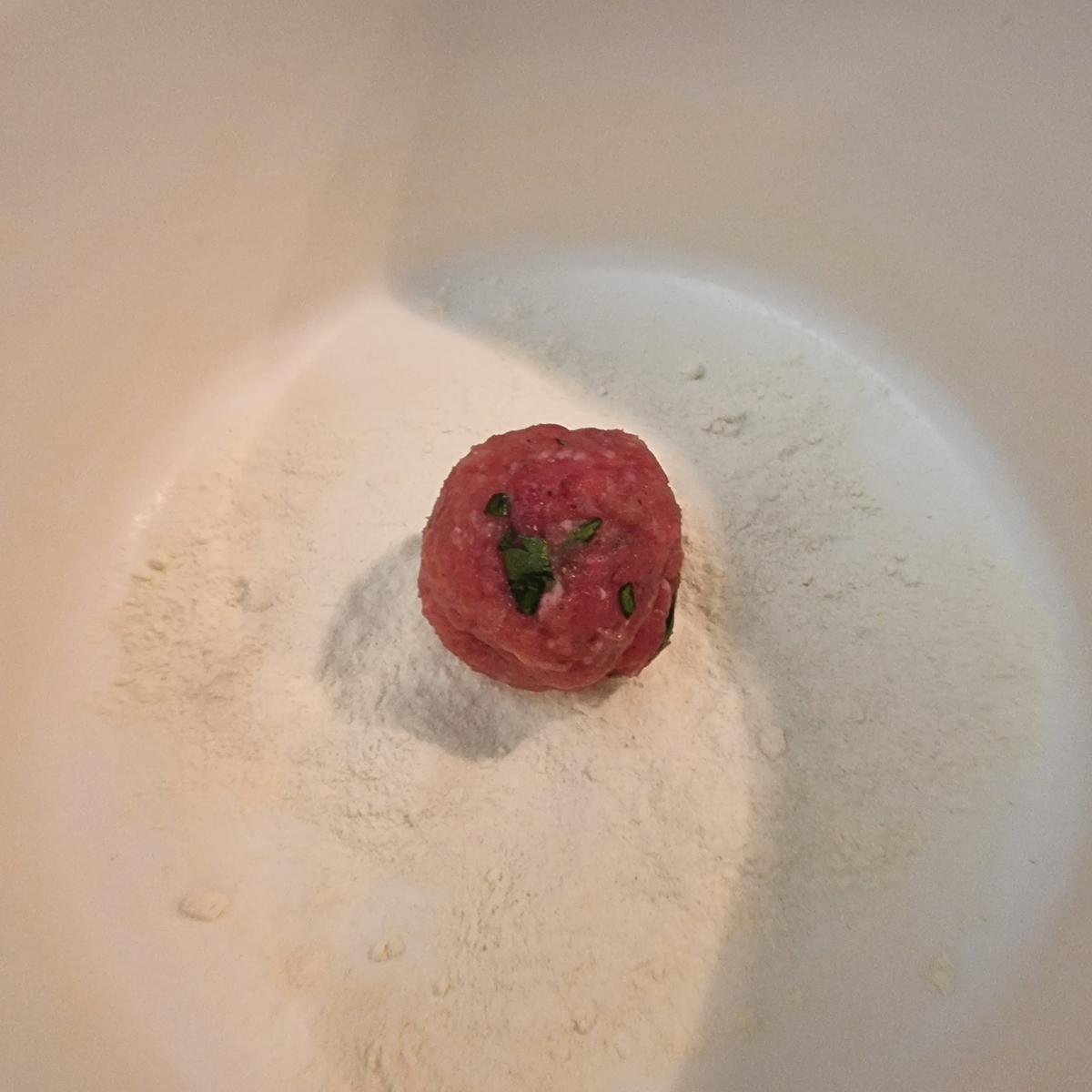 Spaghetti mit Hackbällchen in Tomatensauce - Rezept - Bild Nr. 17583