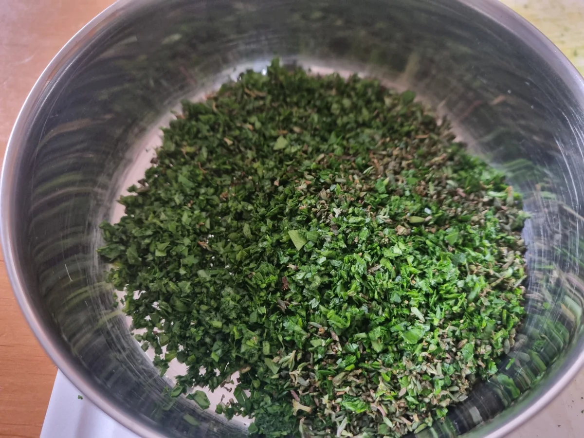 Rezept: Bacon-Zwiebel- Kräuter-Nussbutter Bild Nr. 17578 Bacon-Zwiebel- Kräuter-Nussbutter - Rezept - Bild Nr. 17578