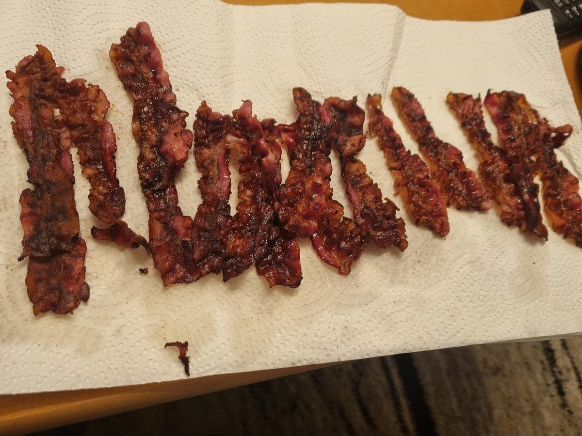 Bacon-Zwiebel- Kräuter-Nussbutter - Rezept - Bild Nr. 17579