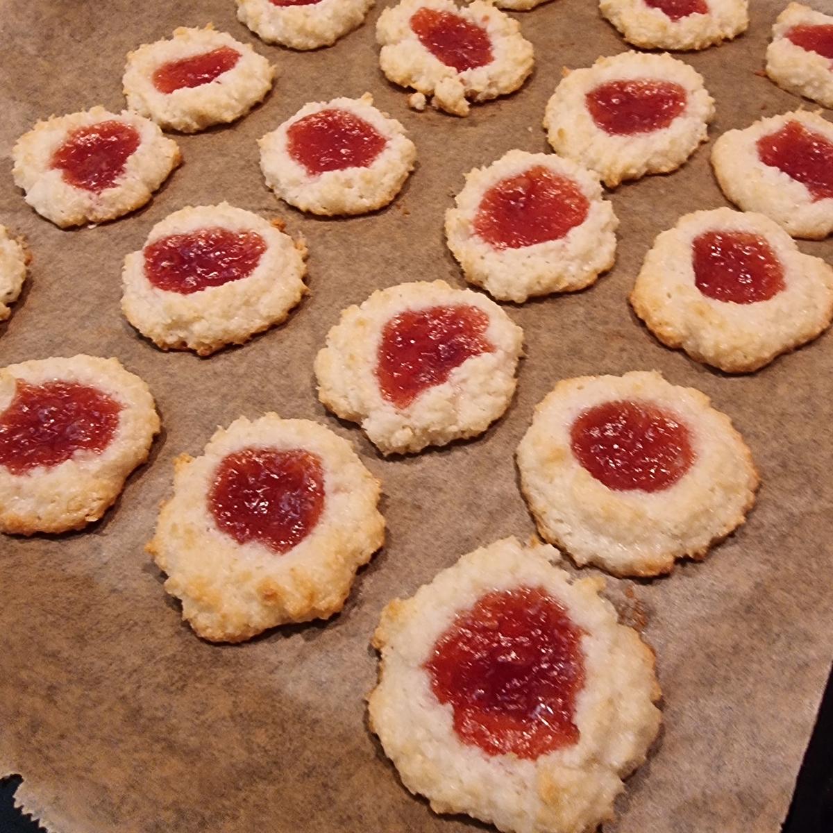 Rezept: Kokos-Kirsch-Makronen Bild Nr. 17593 Kokos-Kirsch-Makronen - Rezept - Bild Nr. 17593