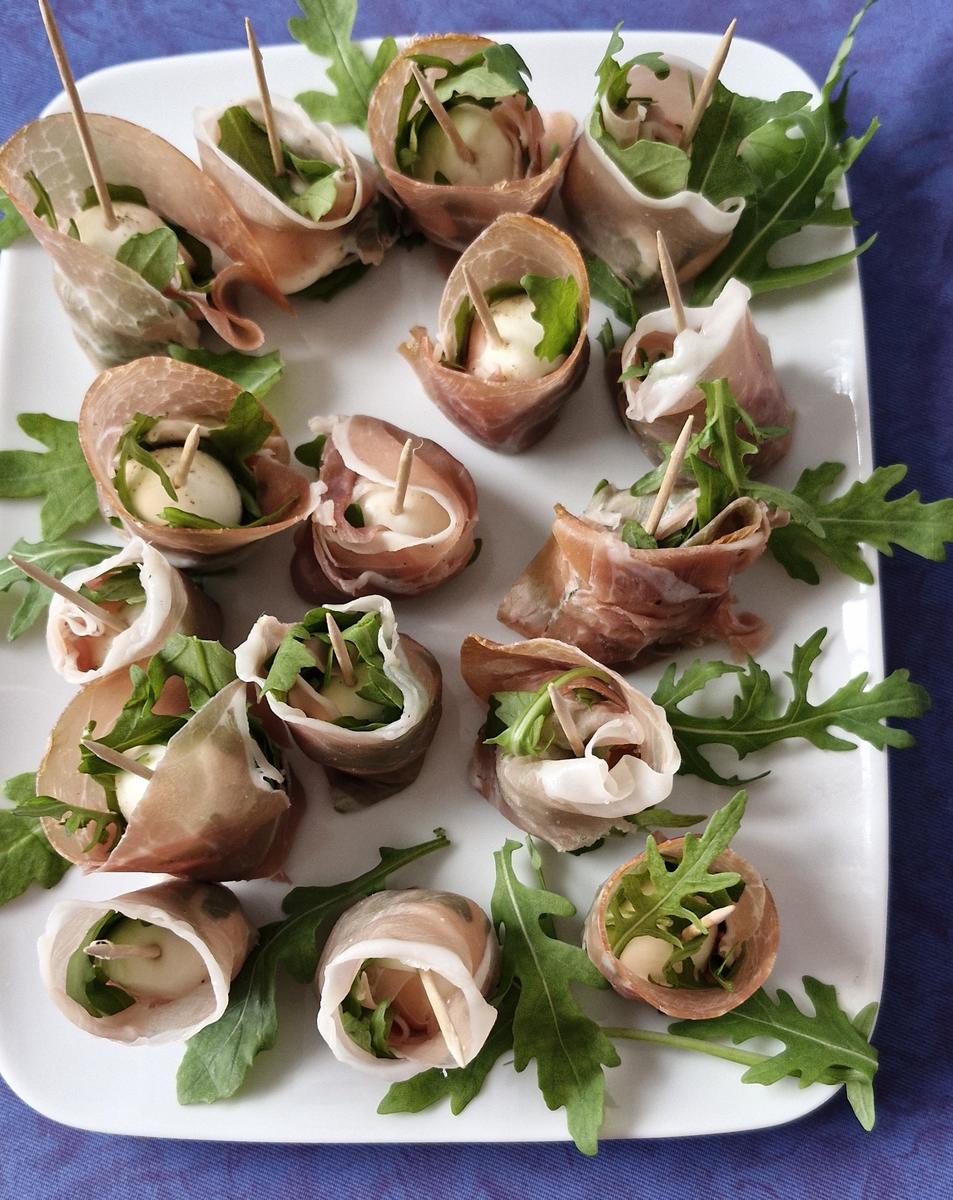 Rezept: Aperohäppchen mit Parma - Schinken und Mozzarella - Mini Bild Nr. 5 Aperohäppchen mit Parma - Schinken und Mozzarella - Mini - Rezept - Bild Nr. 5