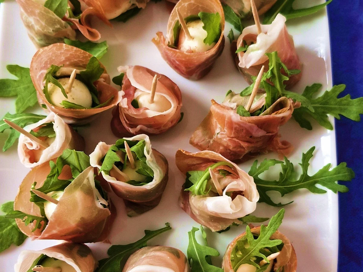 Aperohäppchen mit Parma -  Schinken und Mozzarella - Mini - Rezept - Bild Nr. 6