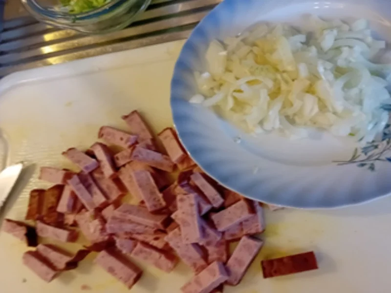 Bratkartoffeln mit Leberkäse, Spiegelei und Gurkensalat - Rezept - Bild Nr. 5