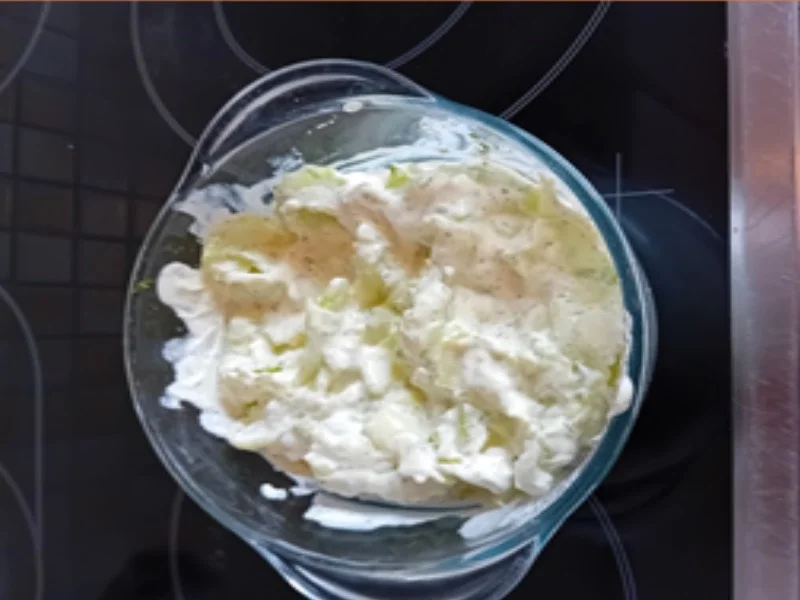 Bratkartoffeln mit Leberkäse, Spiegelei und Gurkensalat - Rezept - Bild Nr. 12