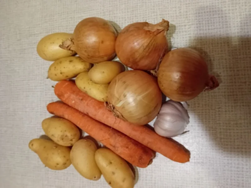 Rezept: Zwiebelcremesuppe mit Räucherlachs Bild Nr. 3 Zwiebelcremesuppe mit Räucherlachs - Rezept - Bild Nr. 3