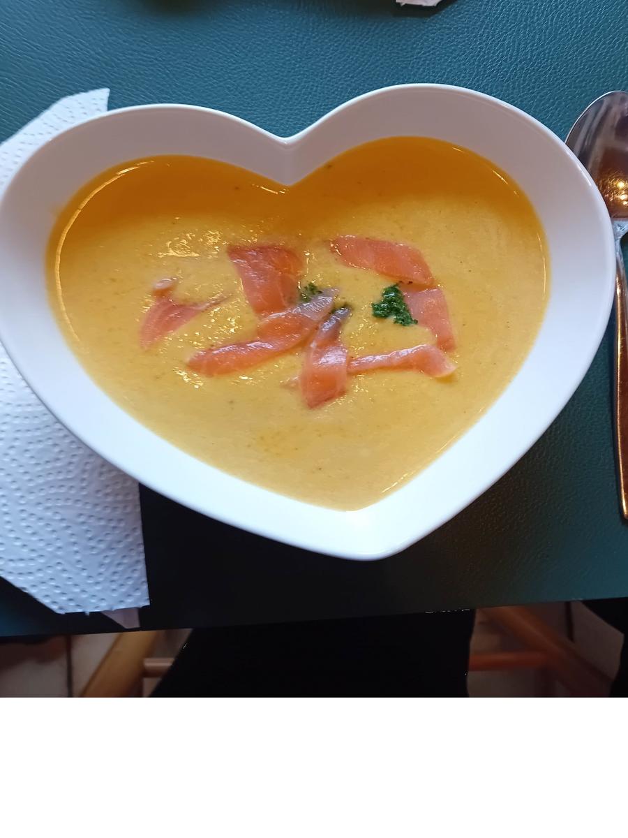 Zwiebelcremesuppe mit Räucherlachs - Rezept - Bild Nr. 7