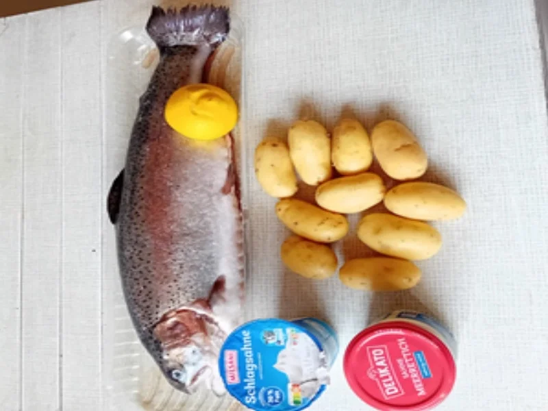 Lachsforelle aus dem Backofen mit Drillingen und Sahne-Meerrettich - Rezept - Bild Nr. 3