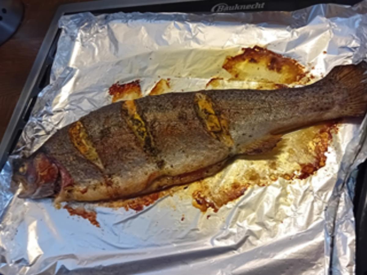 Lachsforelle aus dem Backofen mit Drillingen und Sahne-Meerrettich - Rezept - Bild Nr. 6