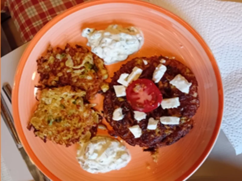 Weißkohl-Gemüse-Puffer mit pikanten Dip - Rezept - Bild Nr. 17598