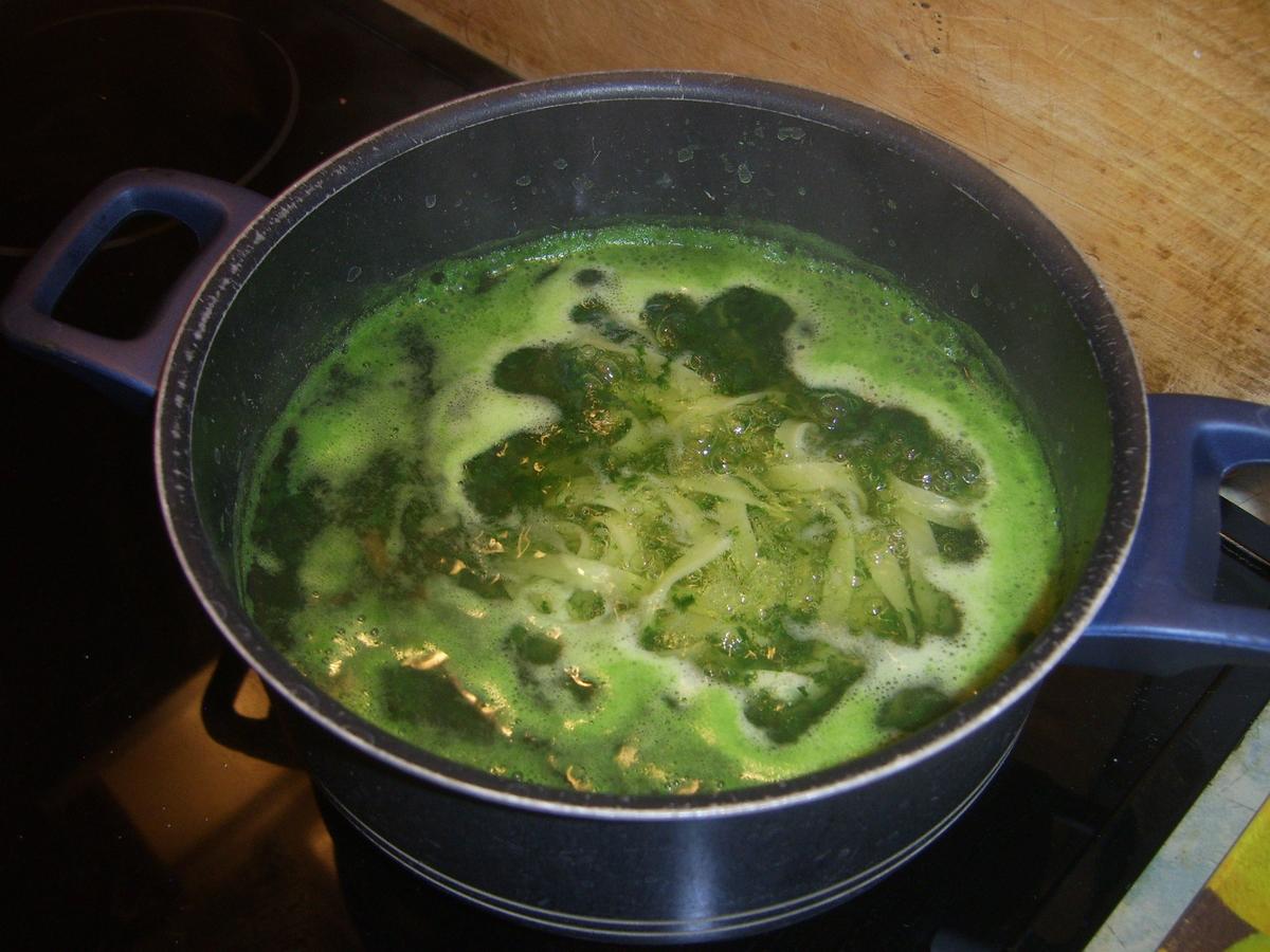 Rezept: Truthahnleber mit Spinatbandnudeln Bild Nr. 7 Truthahnleber mit Spinatbandnudeln - Rezept - Bild Nr. 7