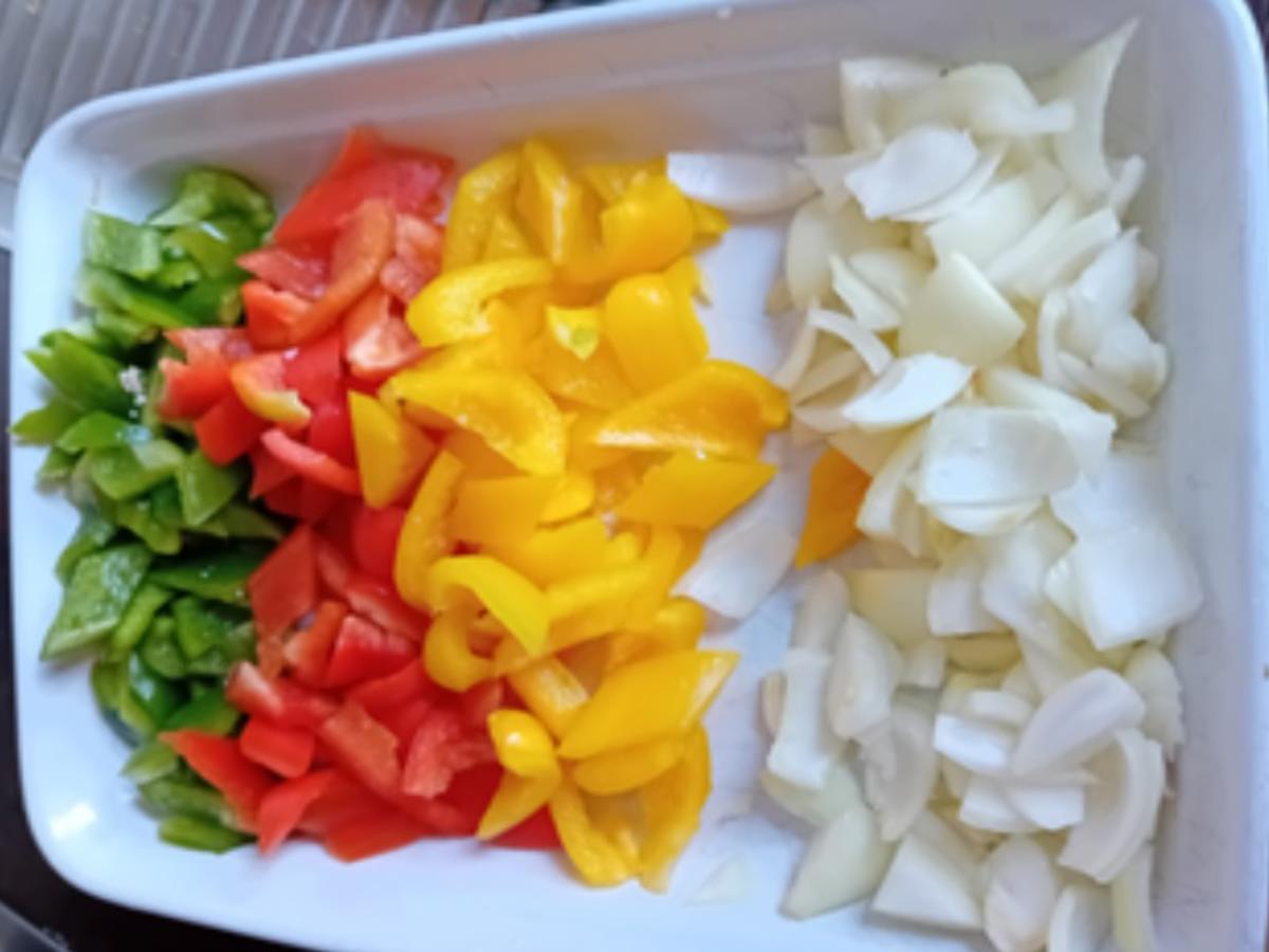 Zweimal gegartes Schweinefilet mit Paprika-Zwiebel-Gemüse und Basmatireis - Rezept - Bild Nr. 6