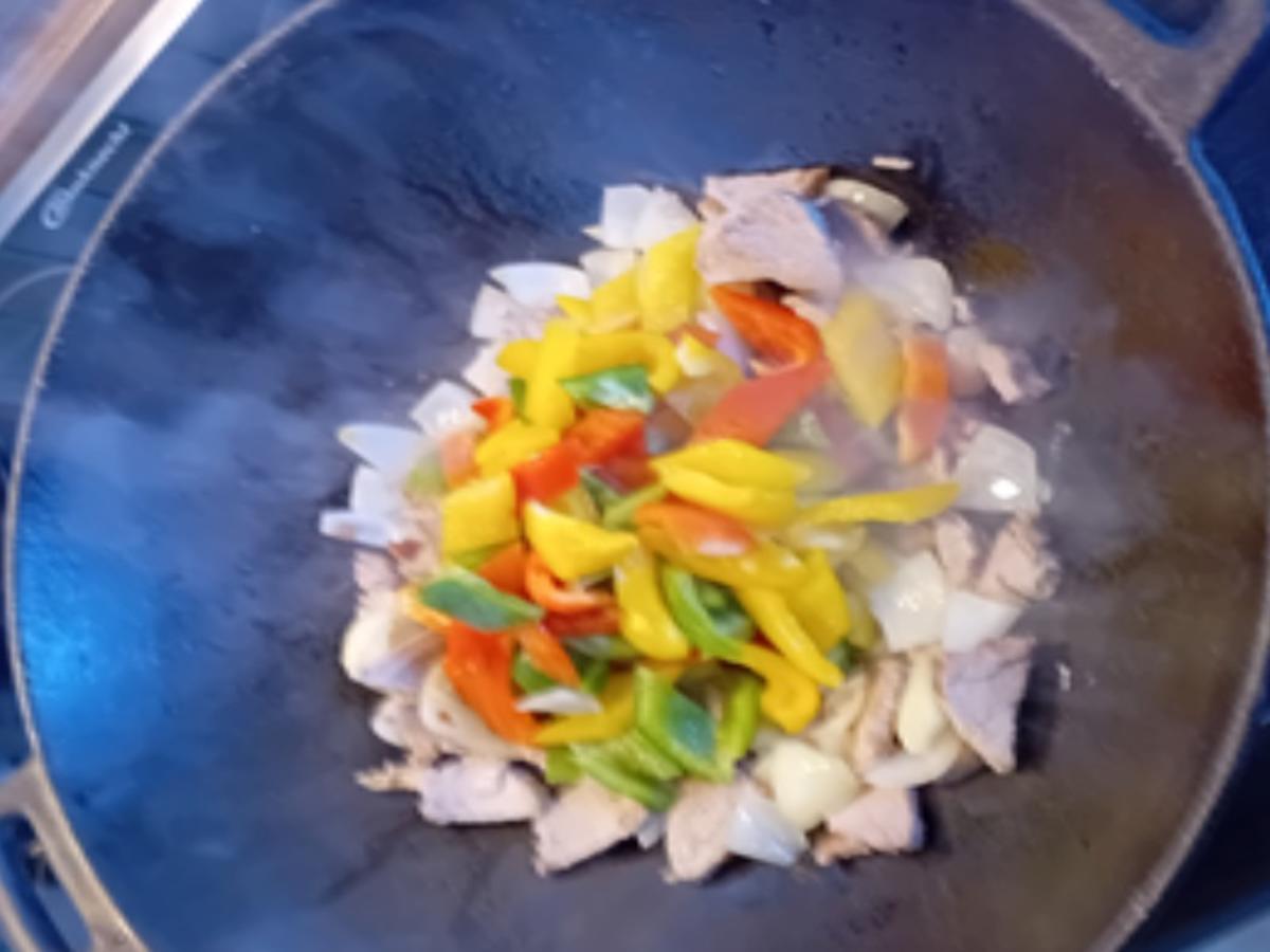 Zweimal gegartes Schweinefilet mit Paprika-Zwiebel-Gemüse und Basmatireis - Rezept - Bild Nr. 10