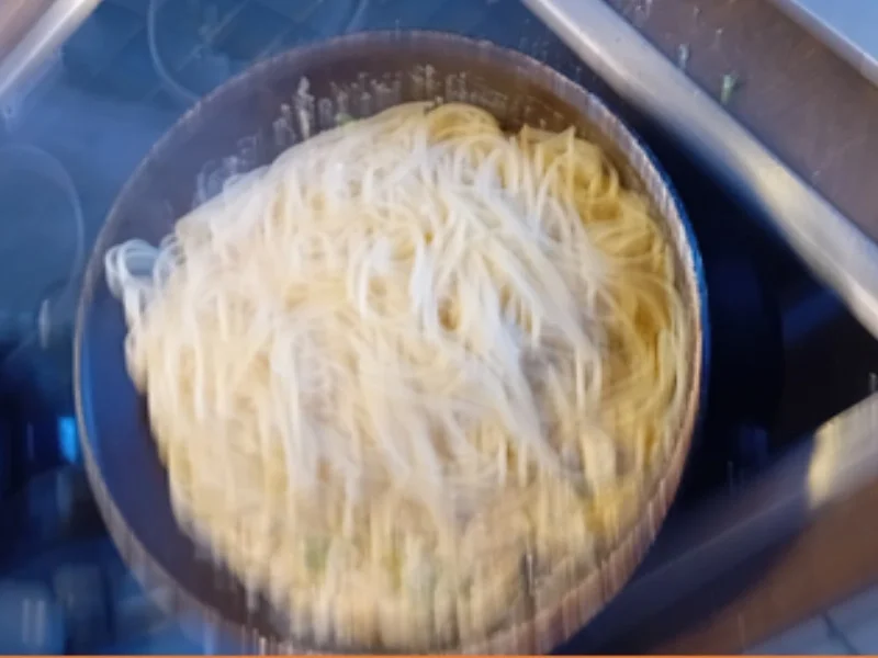 Spaghetti mit Steinpilz-Rahm-Sauce - Rezept - Bild Nr. 10