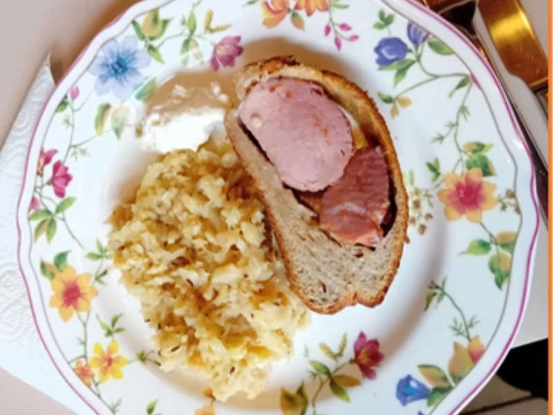 Schinken im Brotteig mit Kraut nach böhmischer Art und Sahne-Meerrettich - Rezept - Bild Nr. 6