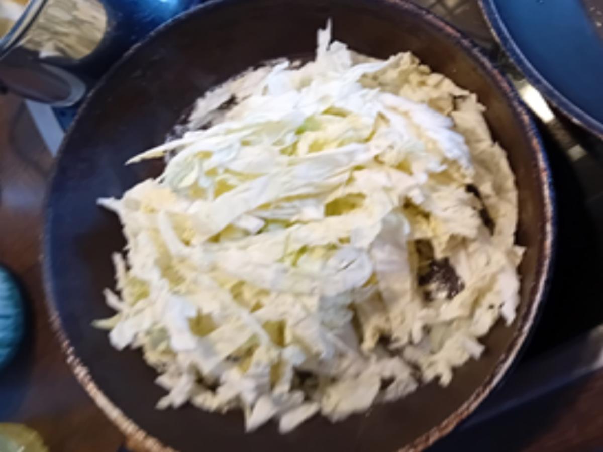 Zanderfilet mit Rahm-Wirsing und Drillingen - Rezept - Bild Nr. 11