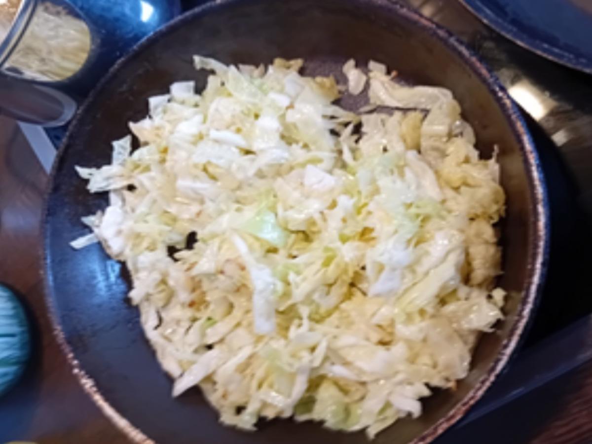 Zanderfilet mit Rahm-Wirsing und Drillingen - Rezept - Bild Nr. 12