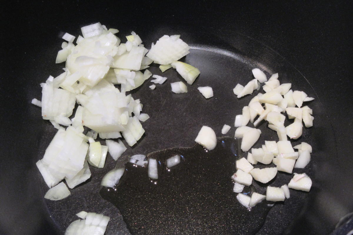 Rezept: Geflügel: Hühnerklößchen Bild Nr. 17599 Geflügel: Hühnerklößchen - Rezept - Bild Nr. 17599