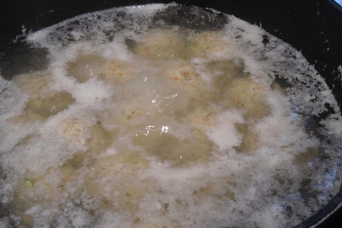 Rezept: Geflügel: Hühnerklößchen Bild Nr. 17604 Geflügel: Hühnerklößchen - Rezept - Bild Nr. 17604