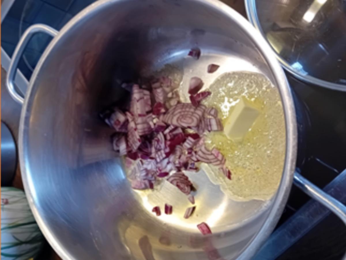 Rezept: Steinpilz-Rahm-Suppe mit asiatischer Note Bild Nr. 17600 Steinpilz-Rahm-Suppe mit asiatischer Note - Rezept - Bild Nr. 17600