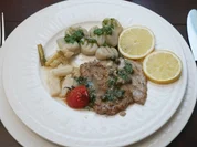 Kalbsschnitzel in Kapern, Wermut, Zitronensauce an selbstgemachten Gnocchi di patate - Rezept - Bild Nr. 2