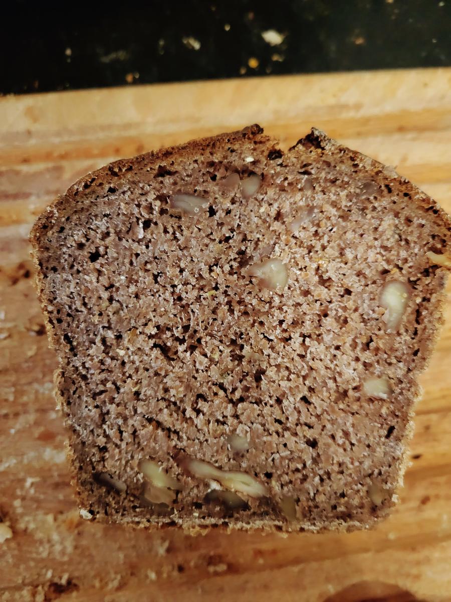 Rezept: Schwarzbrot mit Walnuss Bild Nr. 17600 Schwarzbrot mit Walnuss - Rezept - Bild Nr. 17600