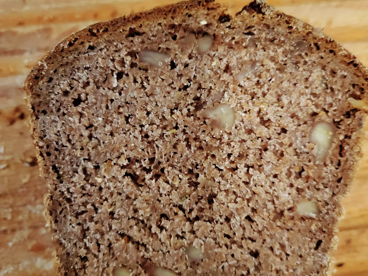 Schwarzbrot mit Walnuss - Rezept - Bild Nr. 17600