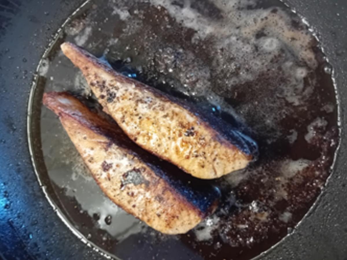 Lachsfilet mit Paprika-Schmorgemüse und Möhren-Kartoffel-Stampf - Rezept - Bild Nr. 17601