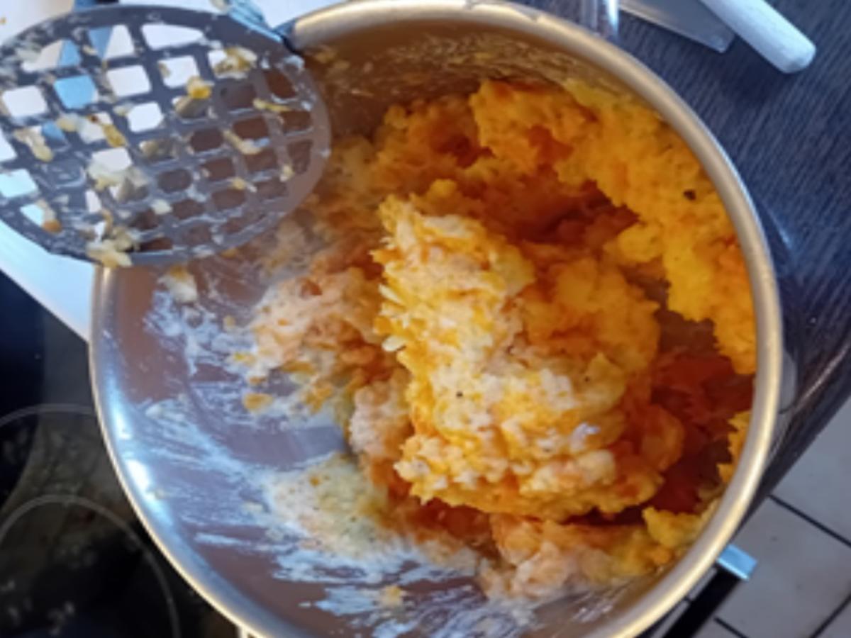 Lachsfilet mit Paprika-Schmorgemüse und Möhren-Kartoffel-Stampf - Rezept - Bild Nr. 17610